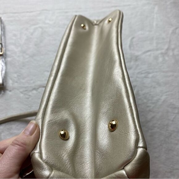 La Terre New With Tags Metallic Pale Gold Purse - Picture 6 of 13